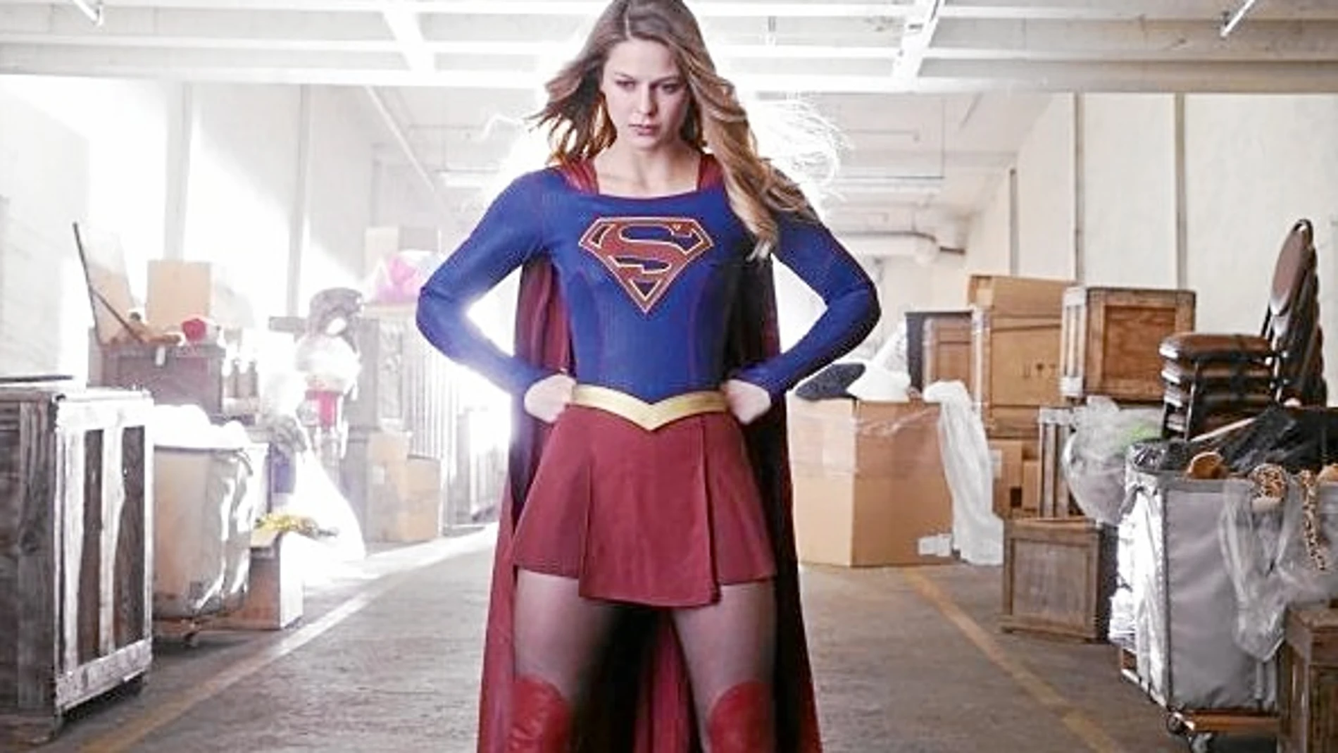 Melissa Benoist intepreta a Kara Zor-El, una superheroína