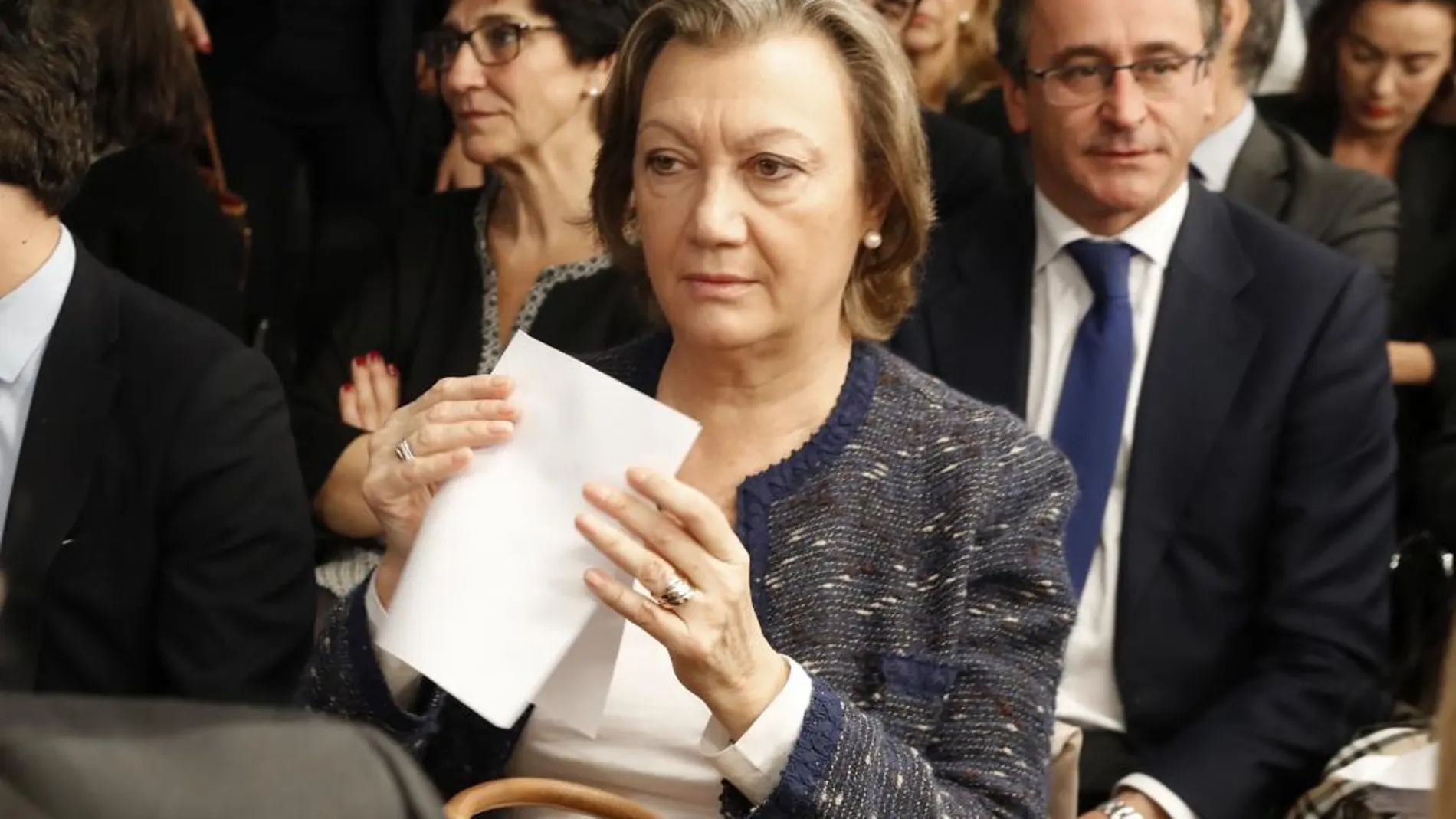 La presidenta del PP de Aragón, Luisa Fernanda Rudi, durante la Junta Directiva Nacional del PP que preside hoy Mariano Rajoy en la sede de Genova