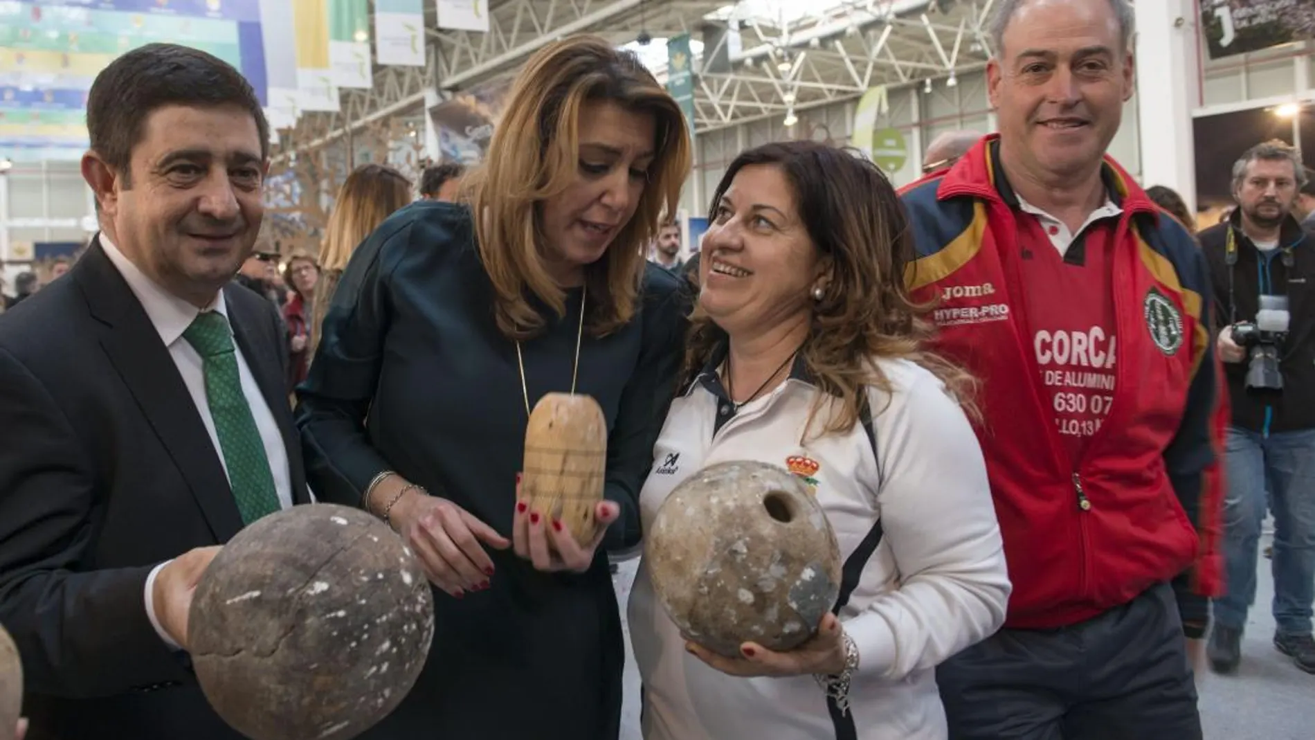 Susana Díaz, durante su visita a la quinta edición de la Feria de los Pueblos en Jaén