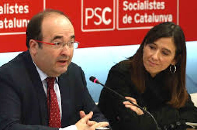 El PSC ha caído ocho puntos más que el PSOE