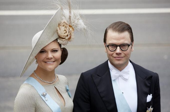 Los príncipes de Suecia, Victoria y Daniel, a su llegada a la ceremonia de investidura del rey Guillermo-Alejandro e