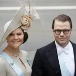 Los príncipes de Suecia, Victoria y Daniel, a su llegada a la ceremonia de investidura del rey Guillermo-Alejandro e