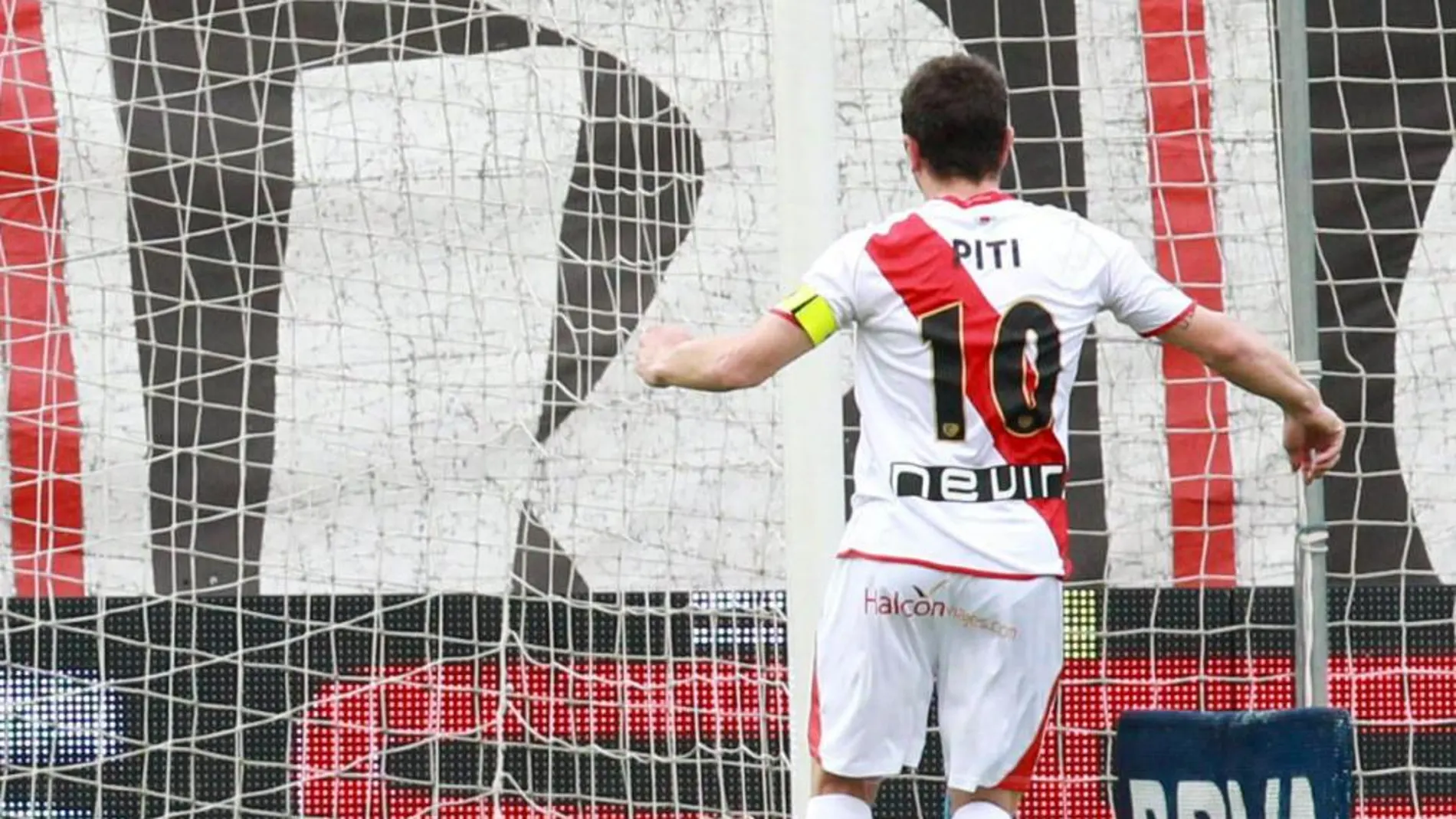 El delantero del Rayo Vallecano Francisco Medina "Piti", autor de uno de los goles