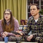 Amy Farrah Fowler y Sheldon en una escena de «The Big Bang Theory»