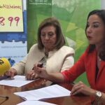 La presidenta de los farmacéuticos, Raquel Martínez, y la de Afacayle, Milagros Carvajal, explican el acuerdo de colaboración