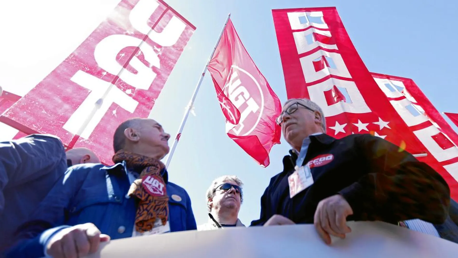 Los secretarios generales de UGT, Pepe Álvarez, y de CC OO, Ignacio Fernández Toxo, el pasado 1 de mayo en Madrid