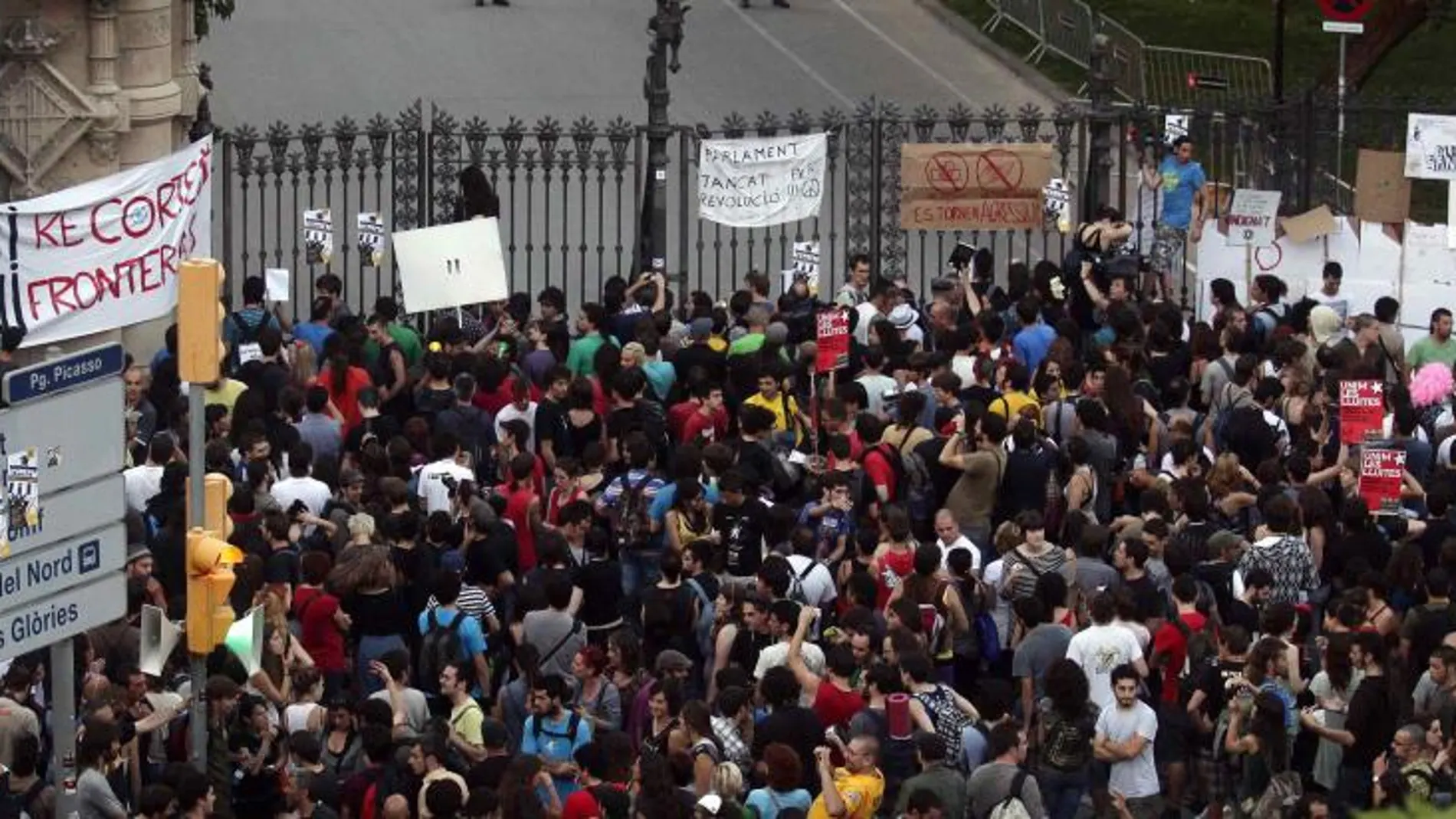 Asedio al Parlament el 15 de junio de 2011