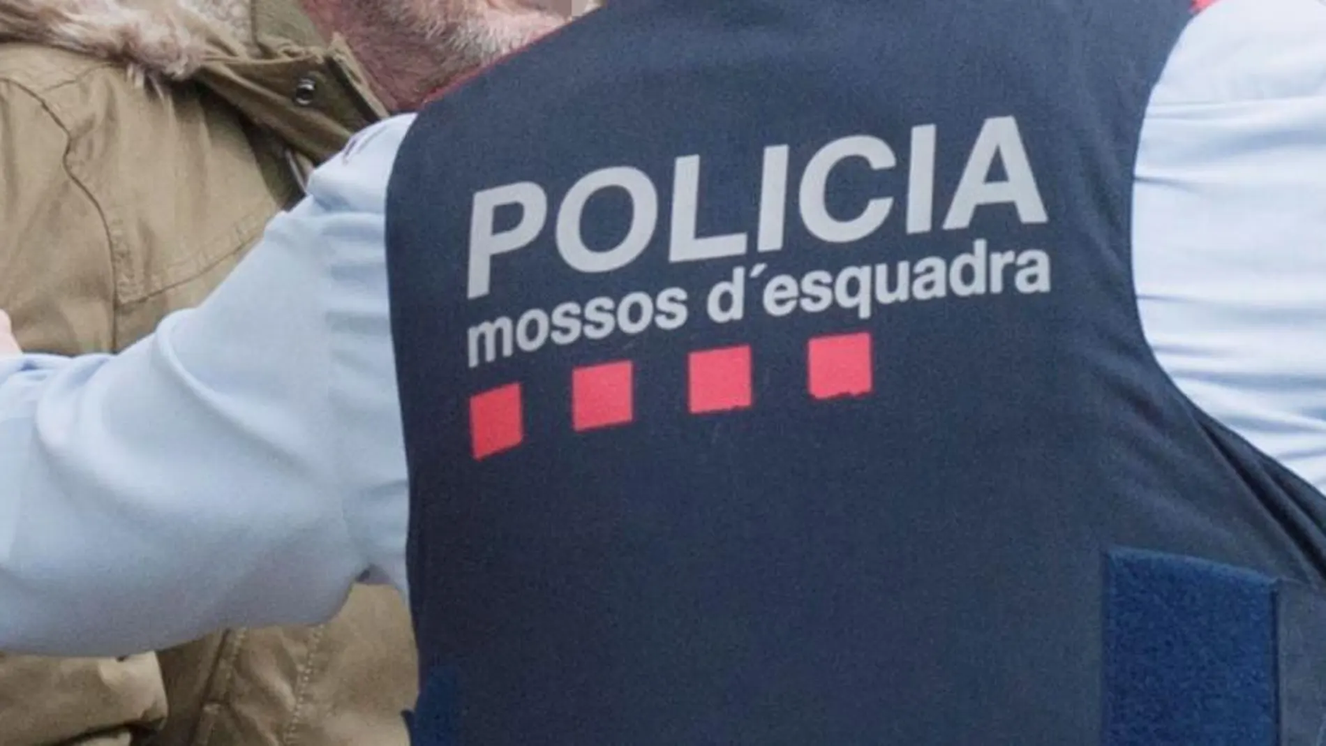 Detenidos en Barcelona los dos mossos que acompañaban a Puigdemont