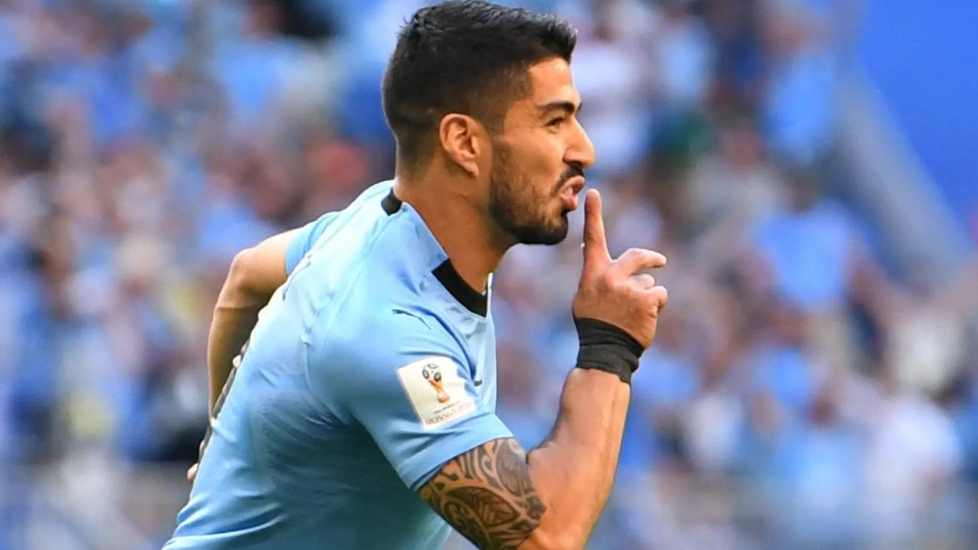 Luis Suárez marca el primer gol para Uruguay