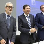 El consejero Fernández Carriedo presenta el programa junto al rector Hernández Ruipérez e Isidoro Alanis