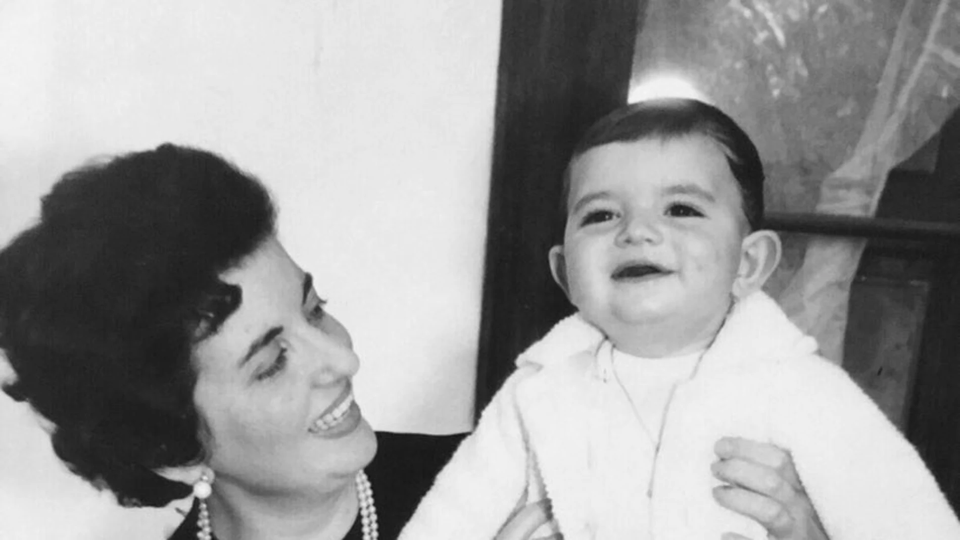 Foto de Antonio Banderas con su madre, con la que el actor ha felicitado el Día de la Madre