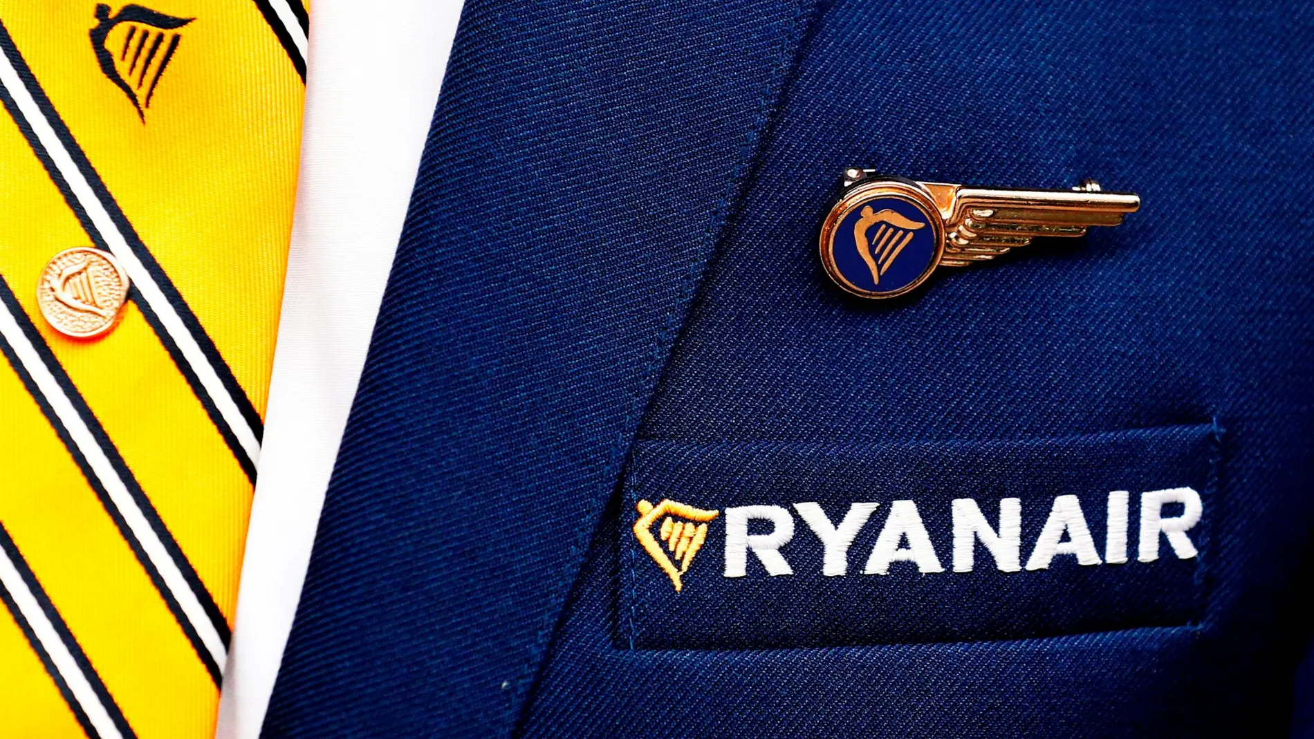 Los tripulantes de cabina de Ryanair irán a la huelga el 8, 10 y 13 de enero