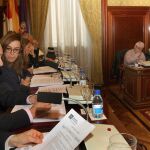 Ángeles Armisén preside el Pleno de la Diputación de Palencia