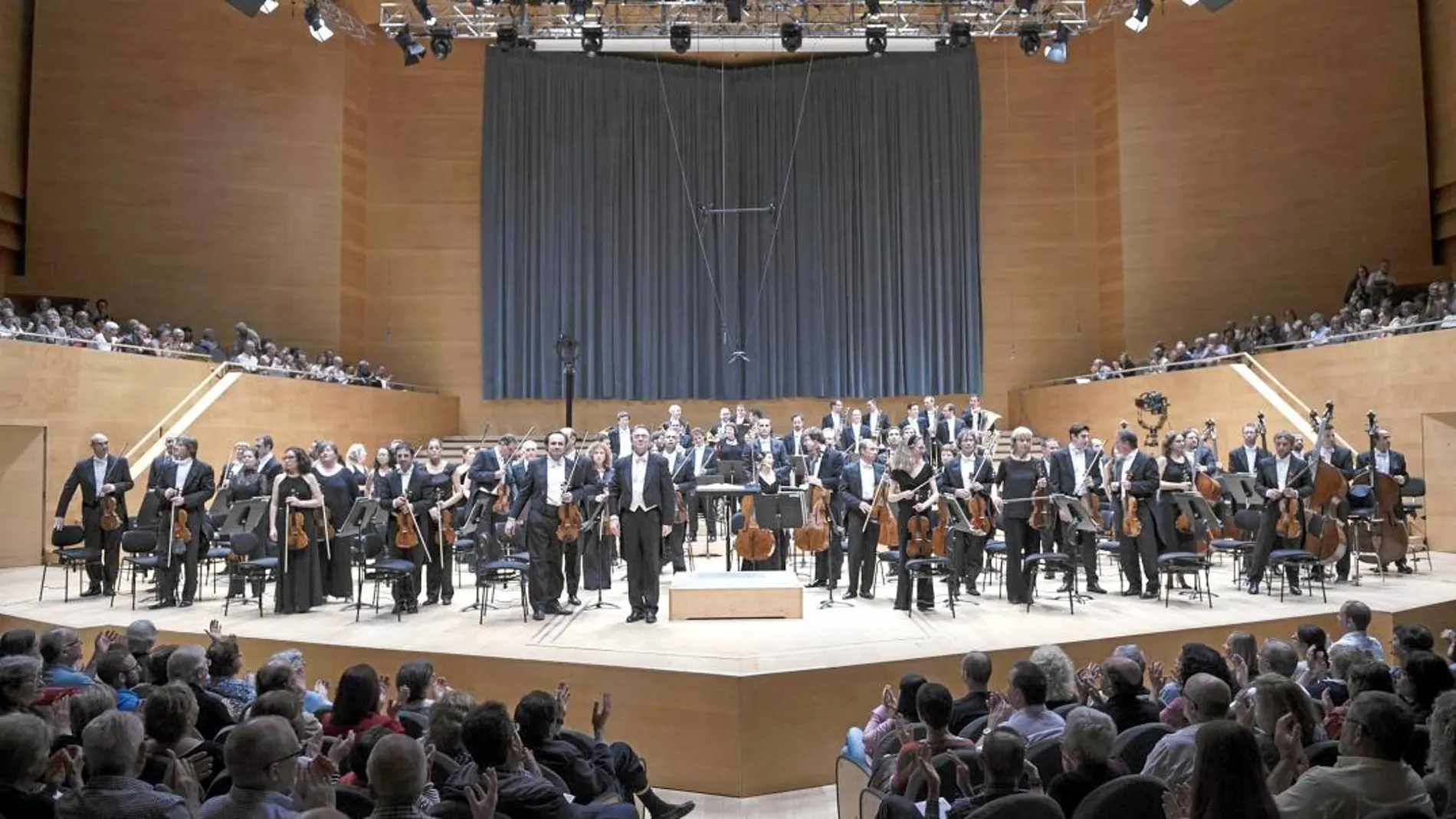 Los miembros de la orquesta en un concierto de la pasada temporada en la Sala 1 del Auditori, su centro de operaciones