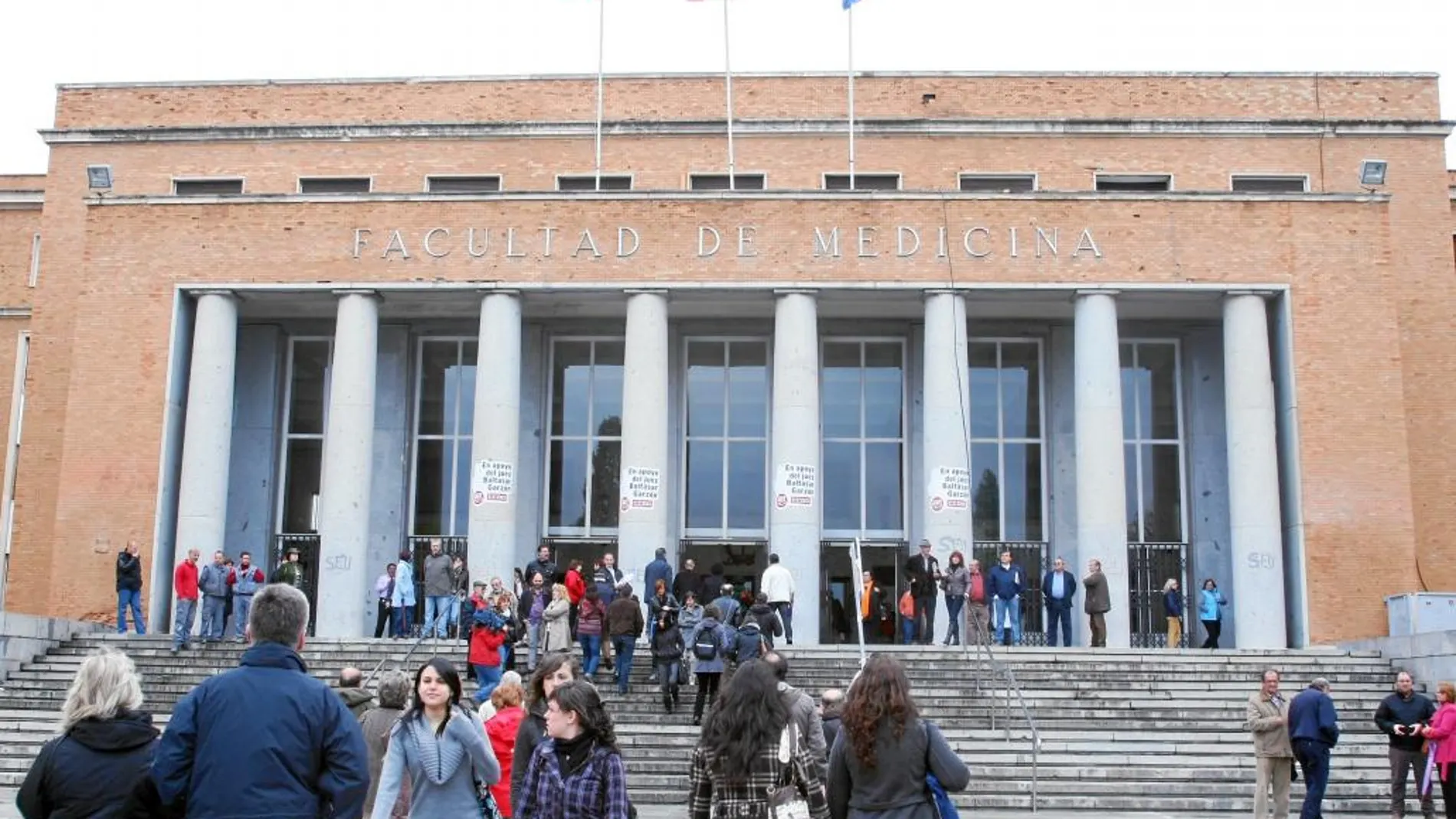 La facultad de Medicina acogerá en su edificio a los docentes y estudiantes de otras carreras de la salud