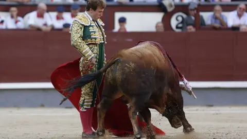 Román cortó una oreja