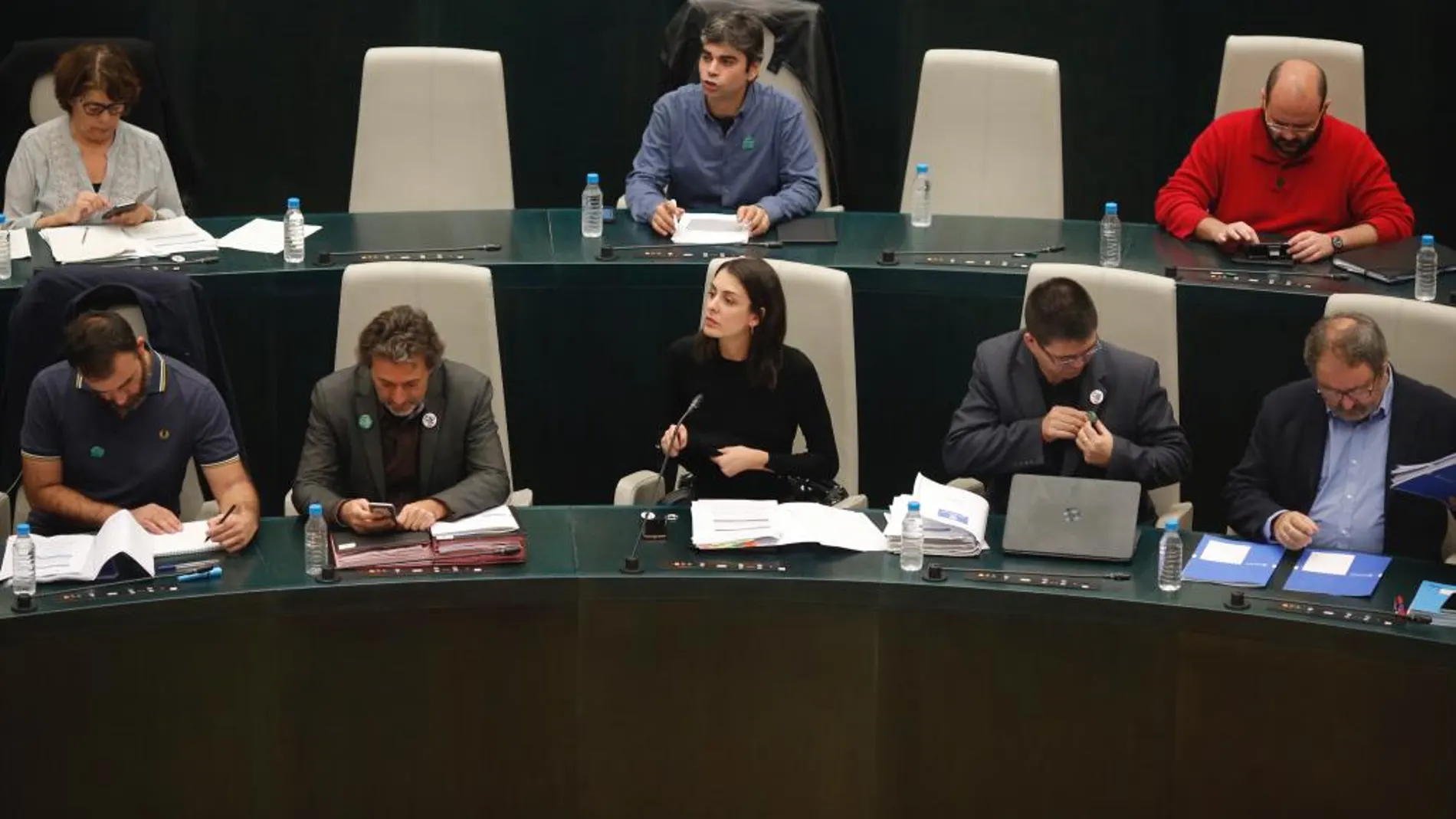 El Gobierno de Ahora Madrid ha decidido retirar del orden del día del Pleno que se celebra hoy la reforma del su reglamento para permitir la asistencia y el voto a distancia