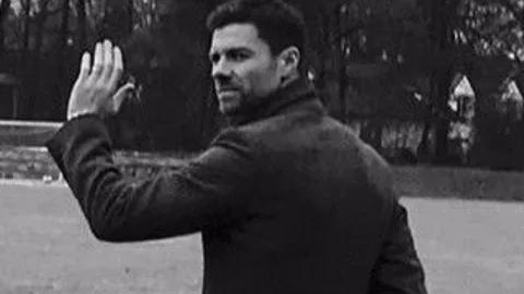 Xabi Alonso, en la imagen que subió a Twitter para anunciar su despedida del fútbol