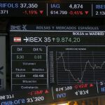La Bolsa se deja el 1,61 % y pierde los 8.800 puntos por la caída del crudo