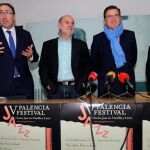 Polanco presenta el festival de jazz junto a su director José Ángel Zapatero; el secretario general de la Consejería de Cultura, José Rodríguez Sanz Pastor; y la concejal Carmen Fernández a