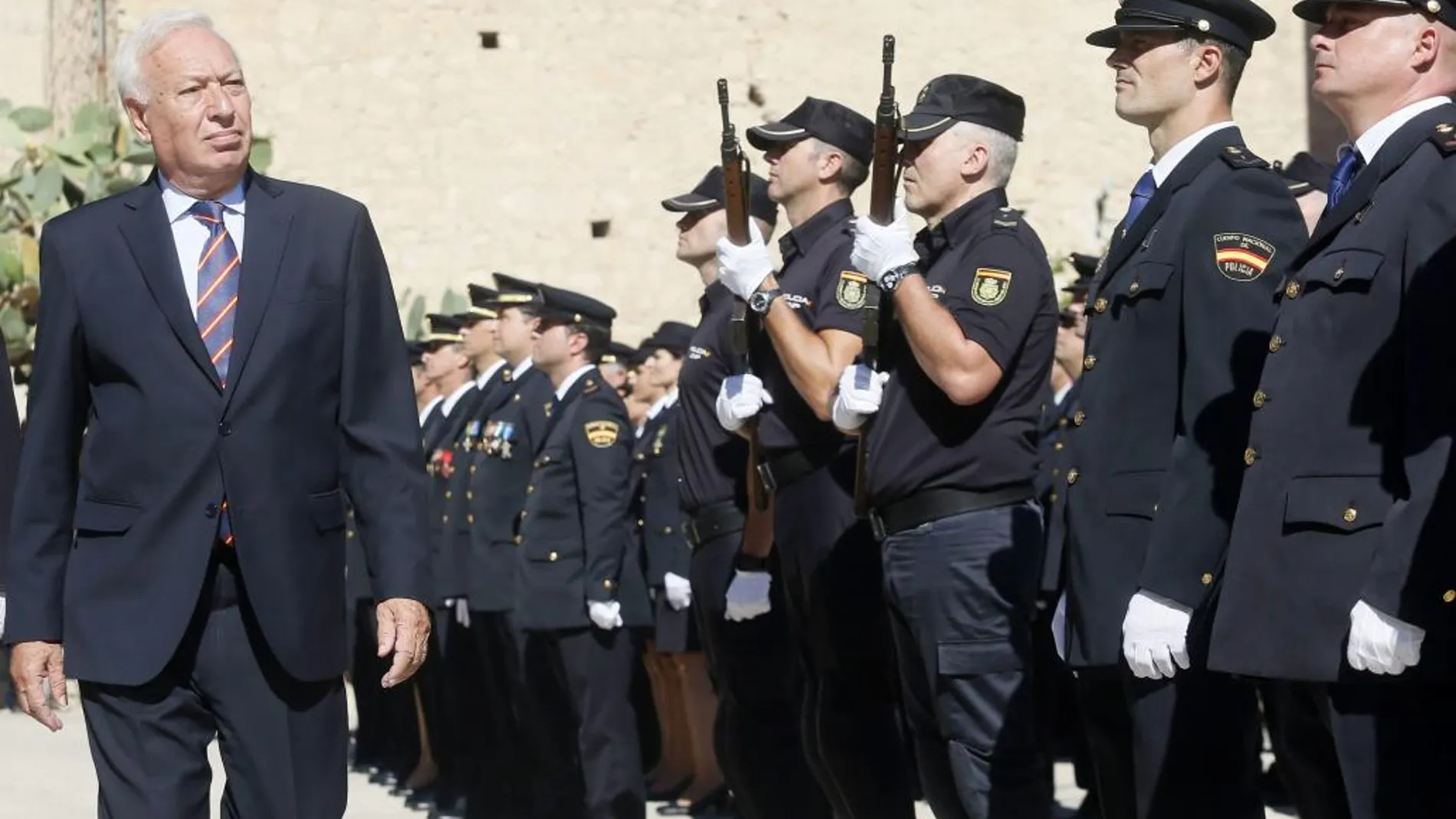 Margallo asistió ayer a los actos conmemorativos de la Festividad de la Policía