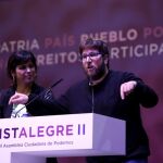 La coordinadora general de Podemos Andalucía, Teresa Rodríguez, y el eurodiputado y miembro de la ejecutiva de Podemos, Miguel Urbán