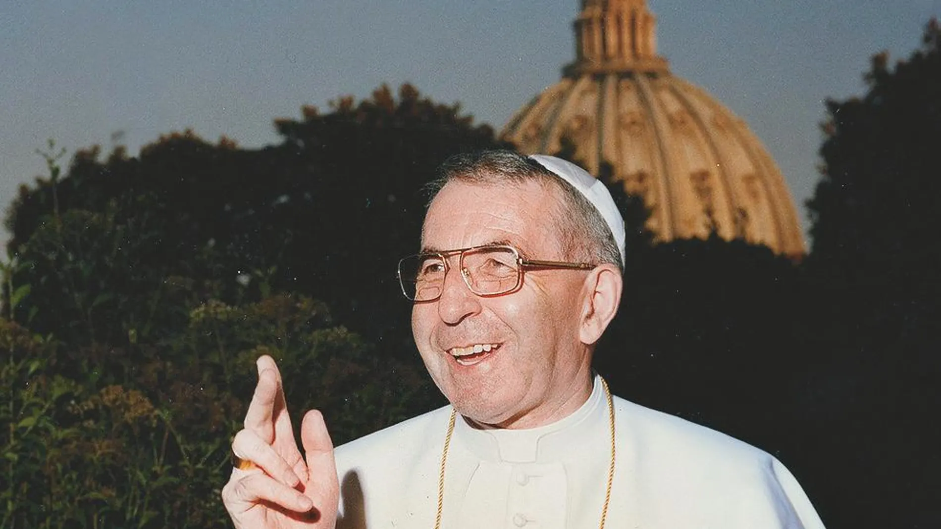 El Papa Juan Pablo I, fotografiado junto al Vaticano en 1978