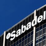 El Banco Sabadell es la entidad más expuesta al contexto político porque genera el 26 % de su actividad empresarial doméstica en Cataluña