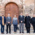 Pedro Saura, junto a la alcaldesa de Cartagena, Ana Belén Castejón, el delegado del Gobierno, Diego Conesa y el vicario general del Obispado de Cartagena, Juan Tudela, en la Catedral Vieja