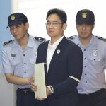 El heredero del grupo Samsung, Lee Jae-yong, llega al Tribunal del Distrito Central de Seúl (Corea del Sur)