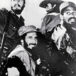 Entrada a La Habana de Castro (izda.), Cienfuegos (dcha.) y Juan Almeida (a su lado), junto a otros revolucionarios