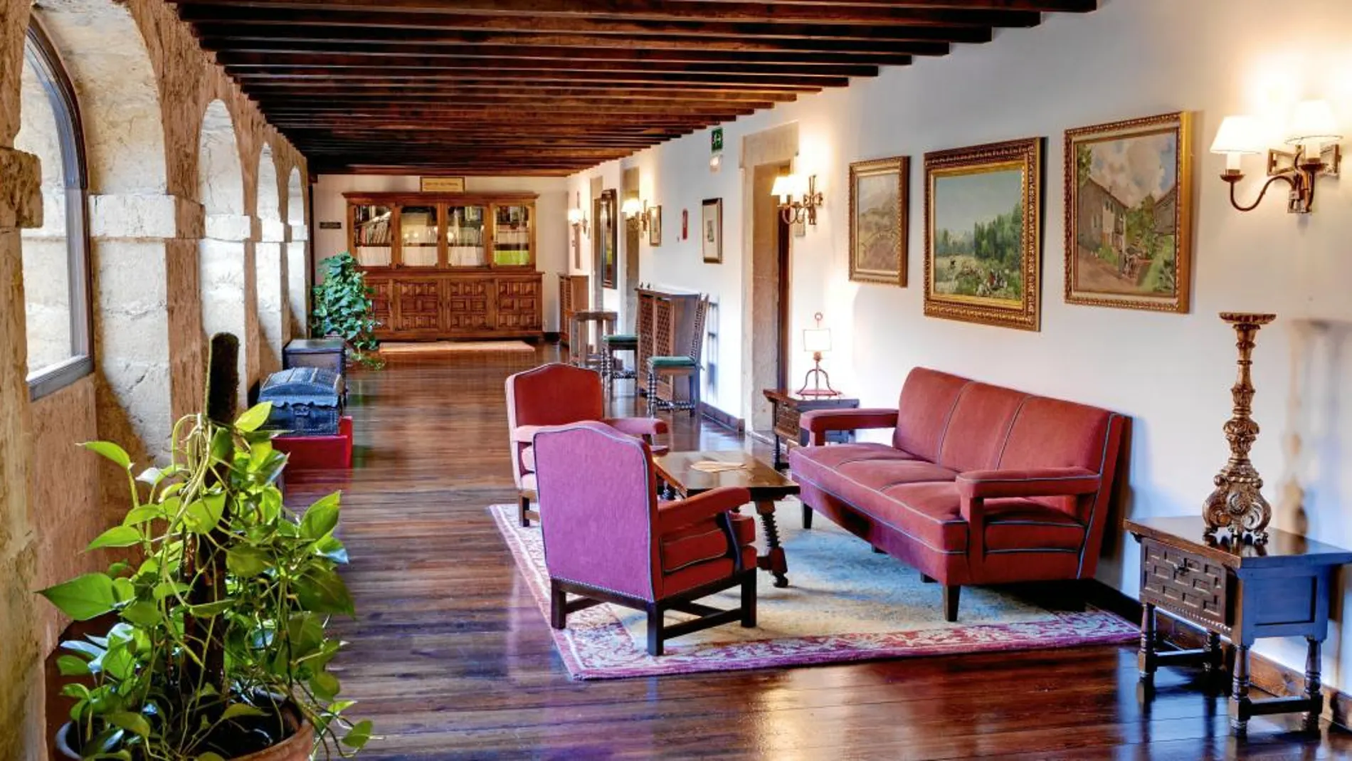 Este Parador pertenece a la división Naturia, que engloba hoteles situados en edificios históricos integrados en la naturaleza