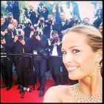 La modelo Petra Nmcová en la alfombra roja del festival de Cannes, donde se ha prohibido sacarse «selfies»