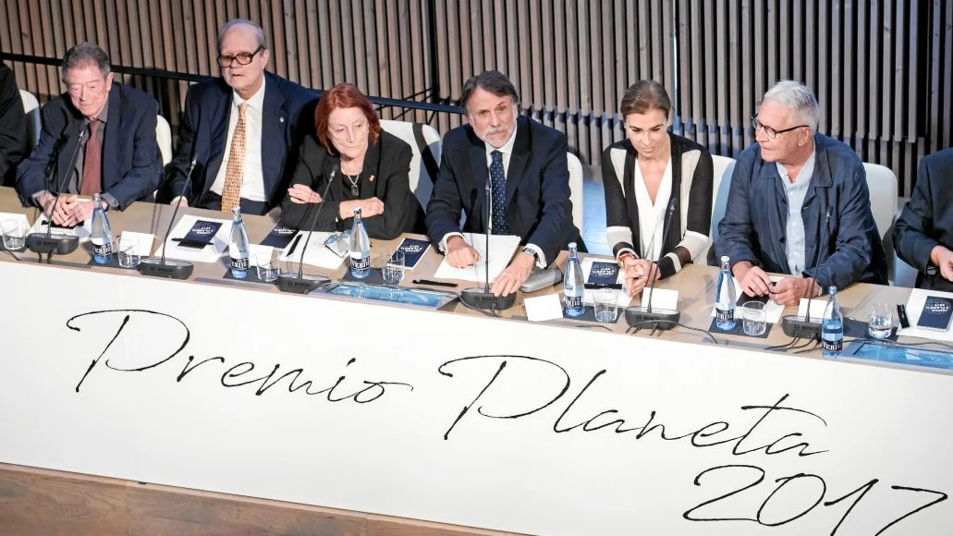 De izda. a dcha., Alberto Blecua, Pere Gimferrer, Rosa Regás, José Creuheras, Carmen Posadas y Fernando Delgado