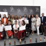 Coca-Cola premia a los jóvenes talentos del relato corto en la Feria del Libro de Sevilla
