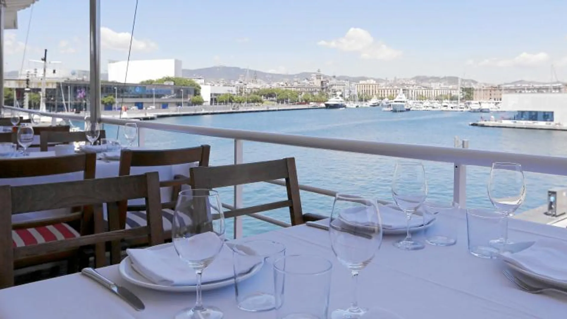 El restaurante ha logrado convertirse con su enclave en un gran atractivo para los turistas que pasan por Barcelona