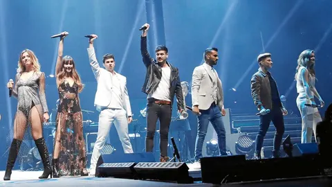 Los protagonistas de la última edición de Operación Triunfo durante su concierto anoche en el Palacio de Vistalegre