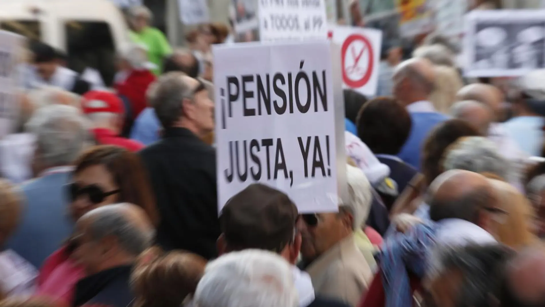 Manifestación de jubilados por unas pensiones dignas/Jesús G. Feria