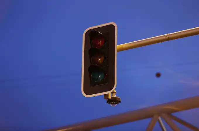 ¿Qué es el control metrológico y por qué puede invalidar una multa por saltarse un semáforo en rojo?