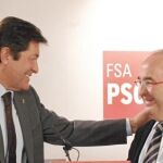 Javier Fernández y Miquel Iceta tras una reunión de trabajo en la sede socialista asturiana, el año pasado