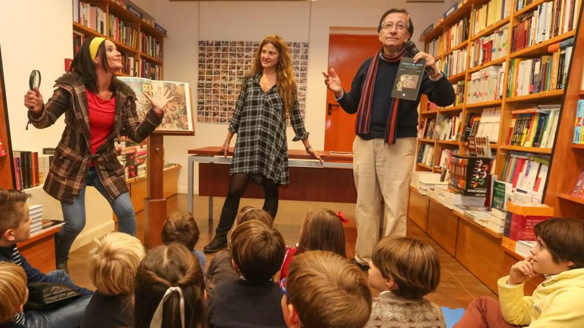 Ramón García presenta su libro en la vallisoletana librería Oletvm junto a la ilustradora Susana Saura y Nuria Martín