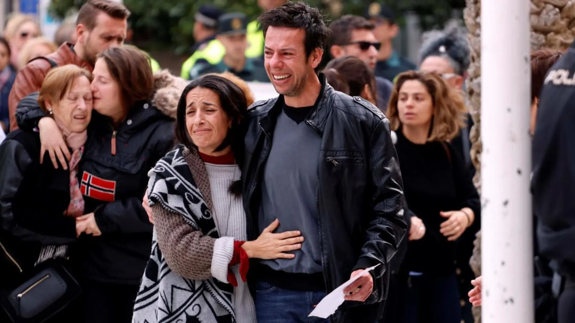 Los padres de Gabriel, después del funeral por su hijo celebrado en Almería
