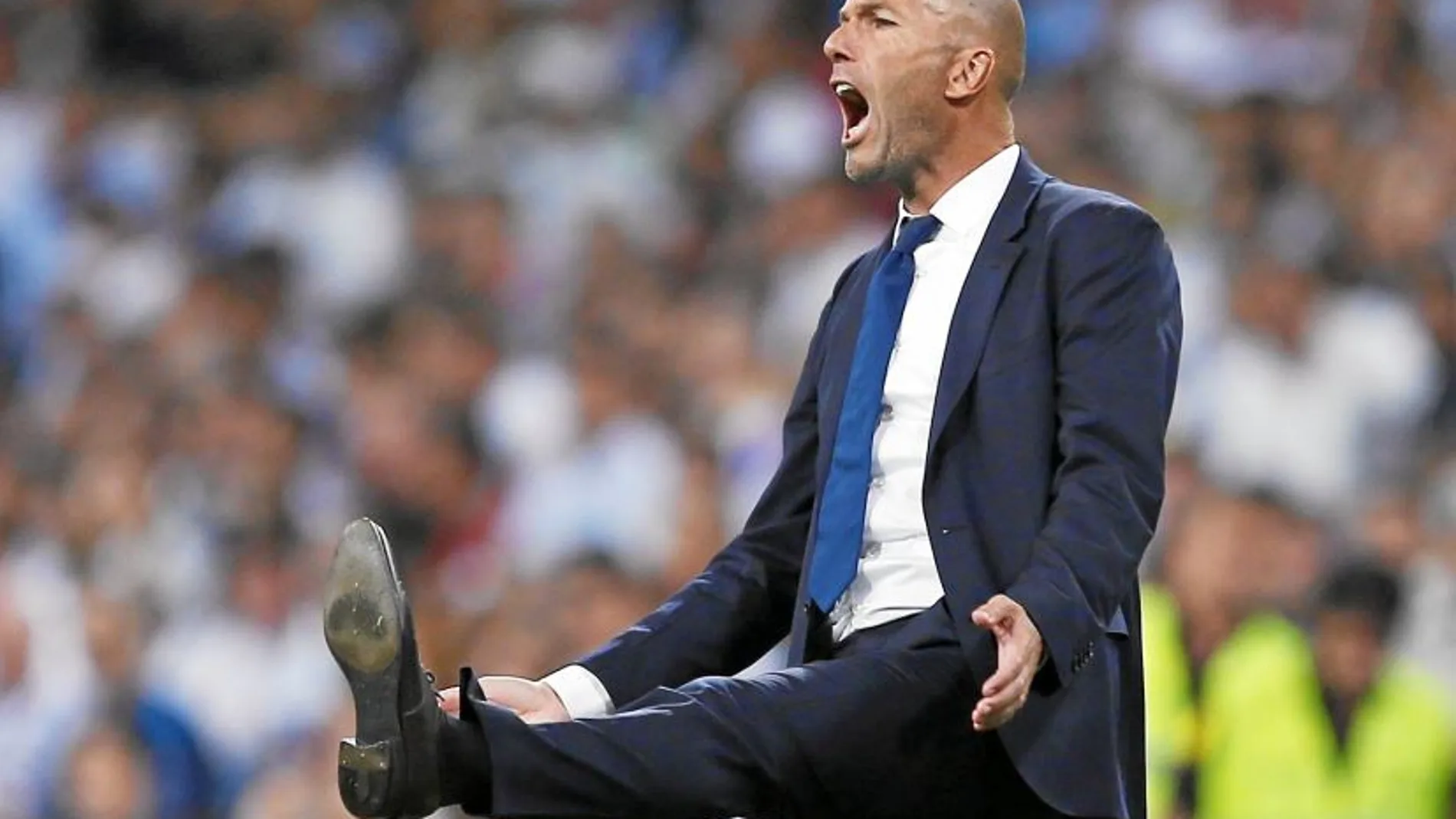 Zinedine Zidane no oculta su frustración en un partido del Madrid