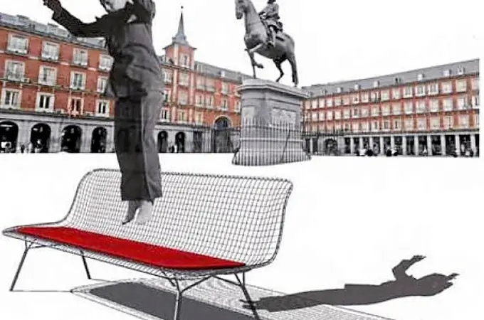Sillas de camping y gradas, aspirantes a bancos de Madrid