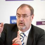 El consejero de Educación, Fernando Rey, durante su comperacencia en Soria.