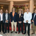 Foto 1: Un traje de luces de Manolete y un capote de paseo con la imagen de la Macarena de Manuel Carmona Bazán; foto 2: Miguel Ángel Vaz, María Luisa Gayán, Rosana González, José Antonio Fernández, Andrés Luque Teruel y Miguel Ángel Fernández Almagro; foto 3: Zenaida Pablo-Romero –autora del cartel de la muestra–, María Isabel Gil, viuda de Pablo-Romero, y María Rodríguez Ruiz; y foto 4: Alberto Pérez, Fran Castilla, Paco Ramos, José Antonio Fernández –hermano mayor de la hermandad–, José Luis Notario y Enrique Espinosa (Fotos: Ke-Imagen)
