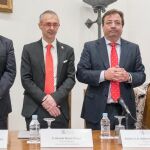 Marcelino Oreja, Fernando Rey, Ricardo Rivero, Guillermo Fernández Vara, Ana Belén Valls Muñoz y Enrique Cabero, presiden el acto de homenaje a Diego Muñoz-Torreno, en la Universidad de Valladolid