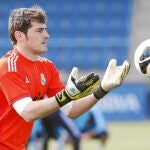 Iker Casillas, durante el entrenamiento del Real Madrid ayer en Valdebebas