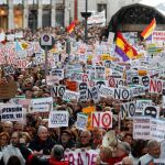 Imagen de la manifestación de hoy en Madrid. EFE/JuanJo Martín