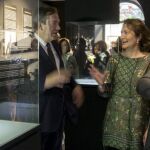 La consejera María Josefa García Cirac y el alcalde de Salamanca, Alfonso Fernández Mañueco, inauguran la exposición «René Lalique, joyero», que acoge la Casa Lis / Jesús Fórmigo/Ical